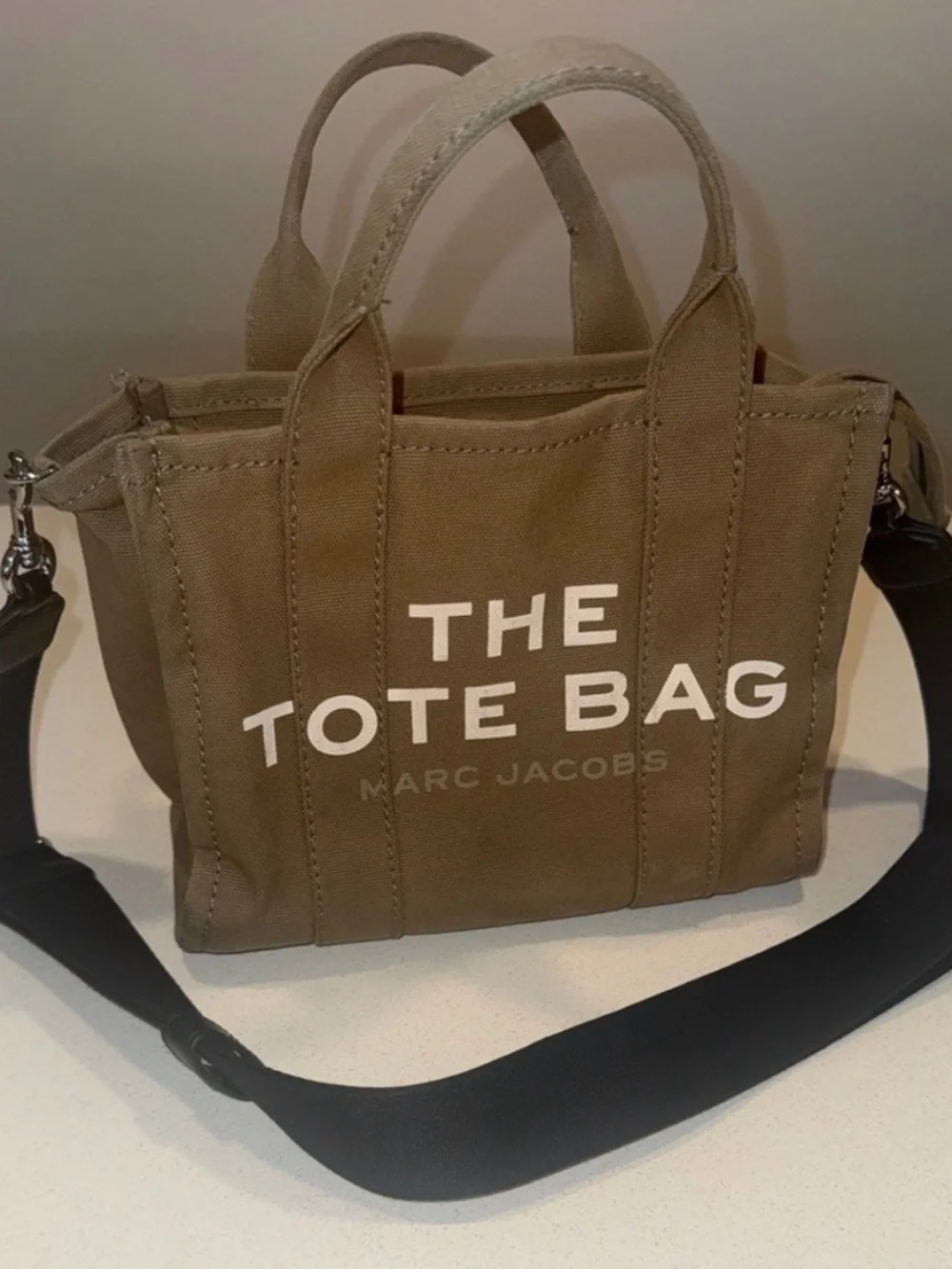 Marc Jacobs authentic marc