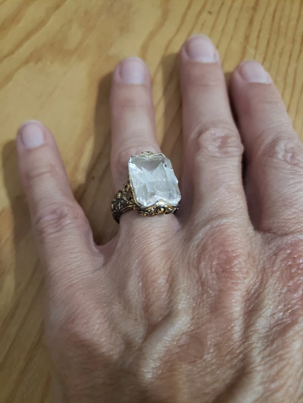 N/A tones filigree touch