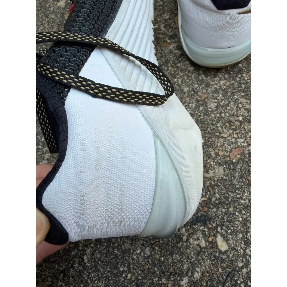 Nike see very please