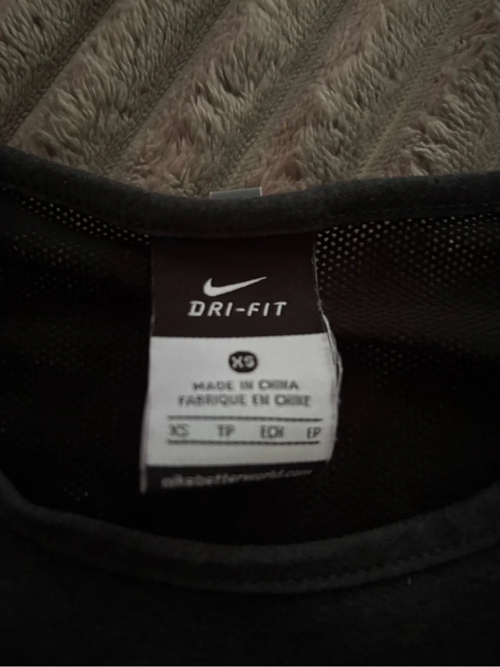 Nike Women's Charcoal Gray Long-Sleeve Athletic Top