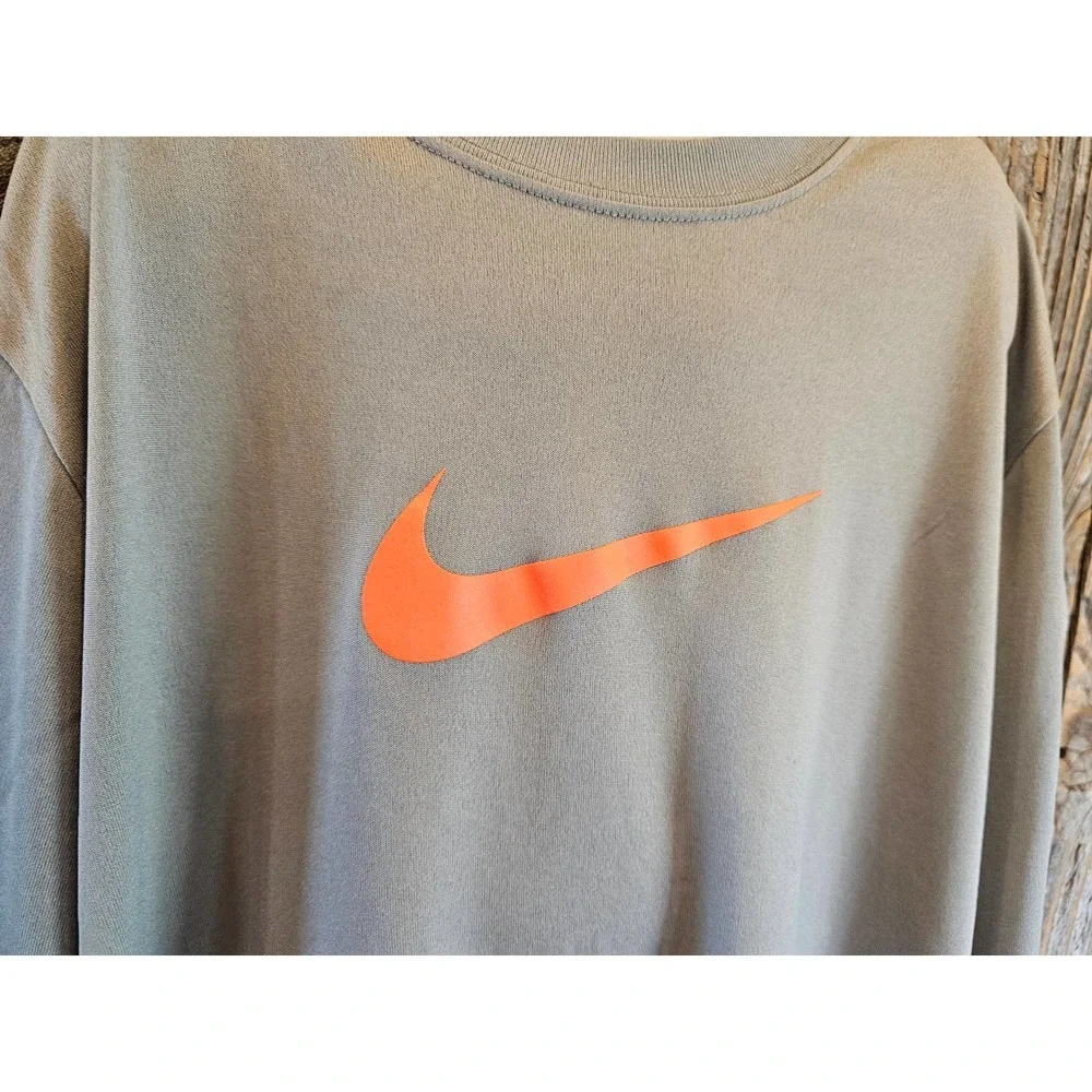 Nike youth xl