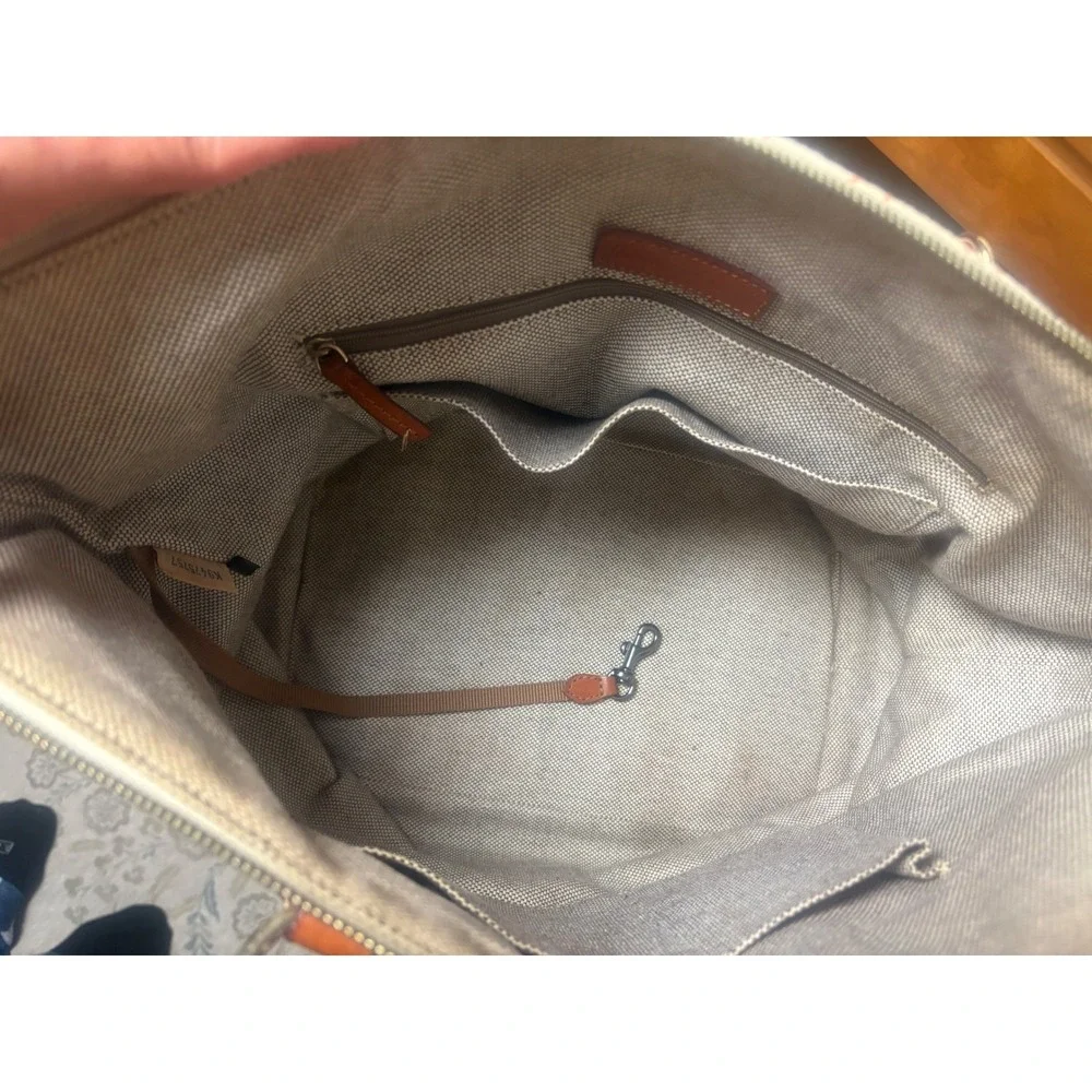 Dooney & Bourke classic dooney