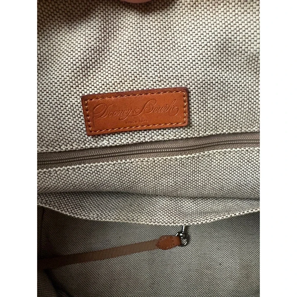 Dooney & Bourke classic dooney