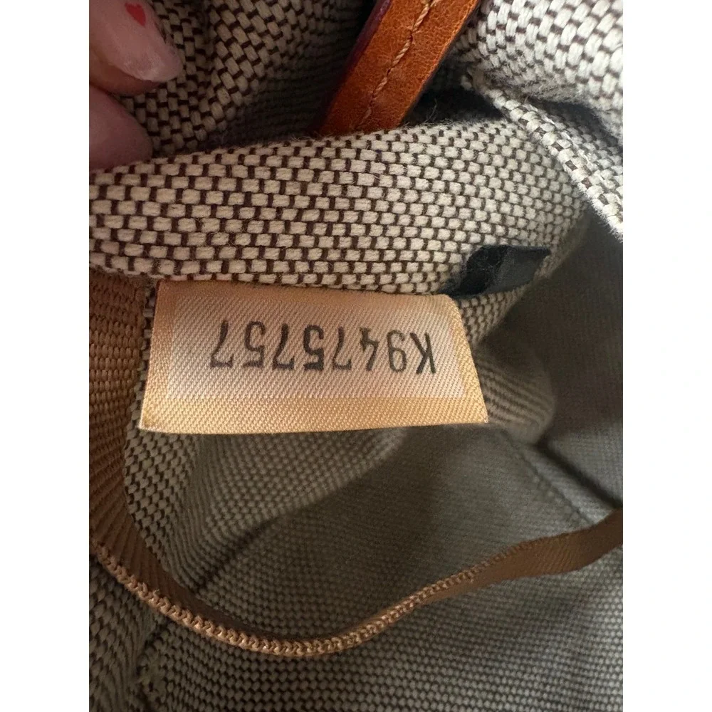 Dooney & Bourke classic dooney
