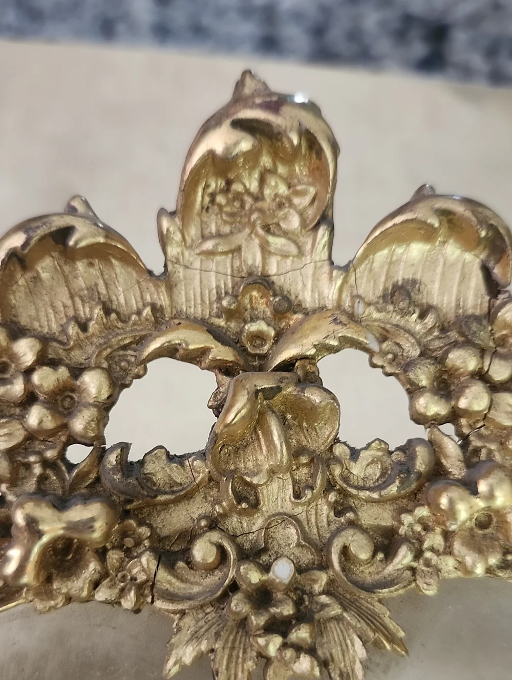 Antique Louis XVI Style Gilded Ornate Gold Oval Picture Frame with Floral Crest