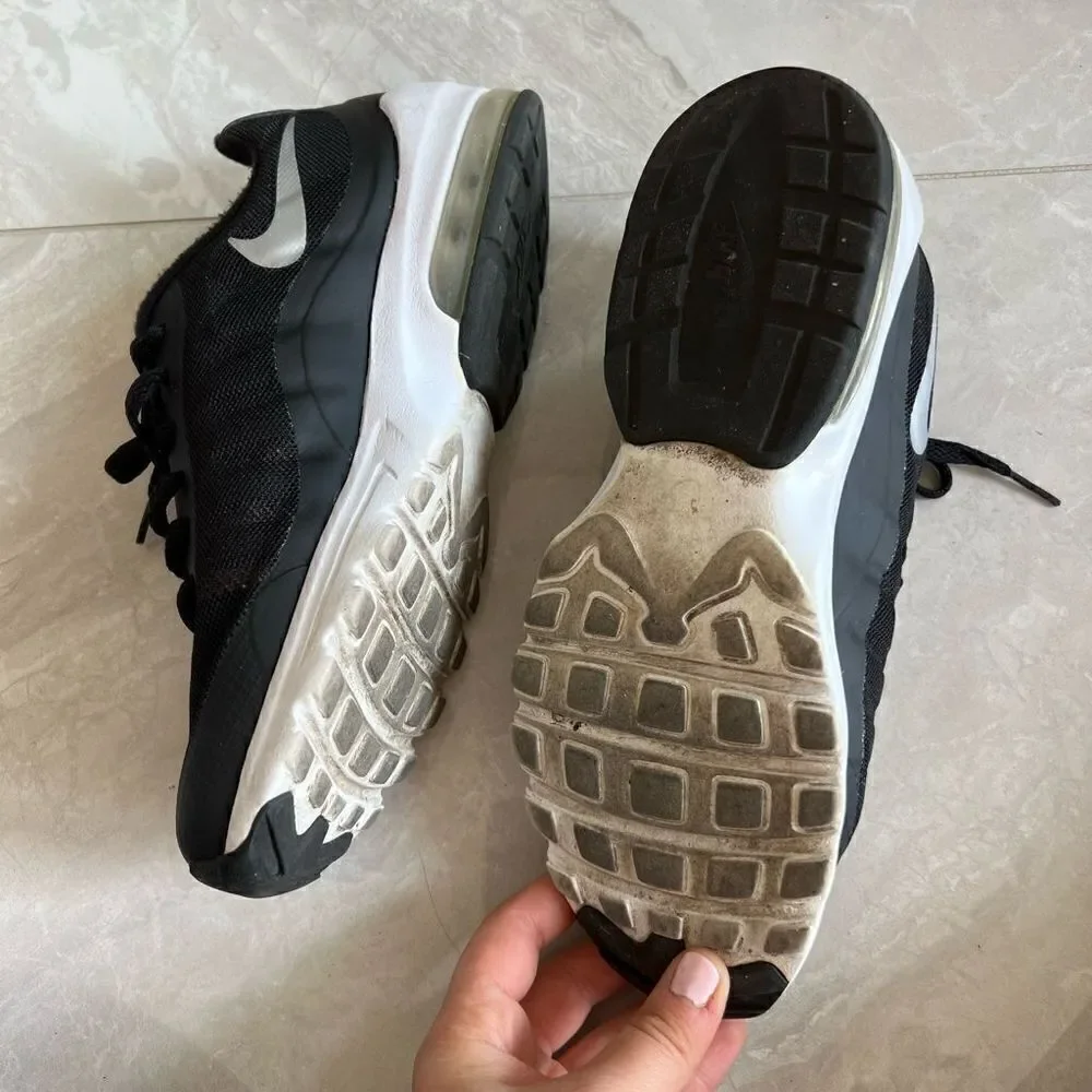 Women's Nike Air Max Invigor Black White Size 7.5
