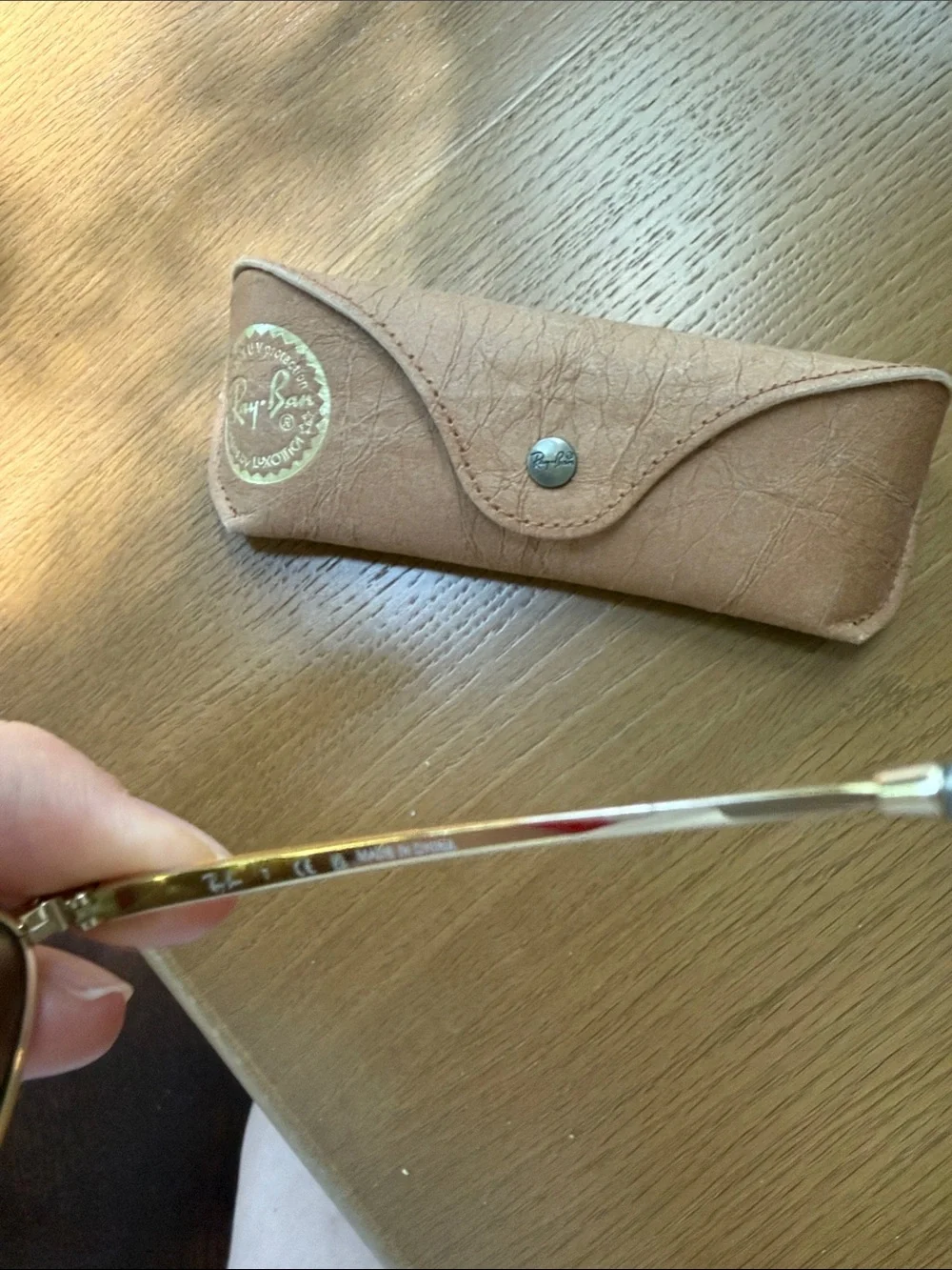 Ray-Ban sleek ray