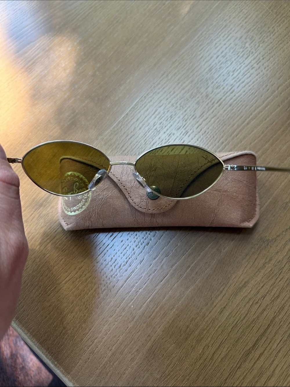 Ray-Ban sleek ray