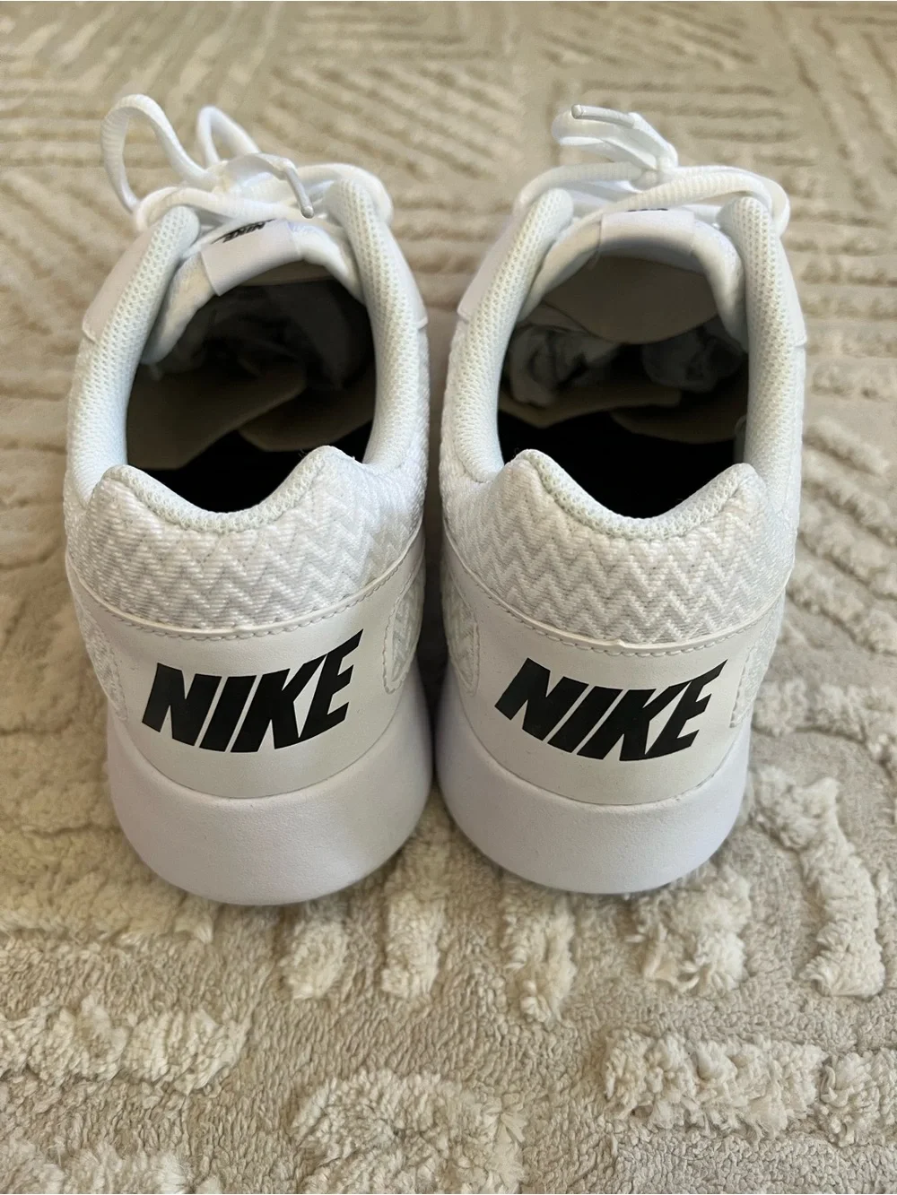 Nike Kaishi White Shoes with Black Swoosh Women’s Size 10.5 Sneakers