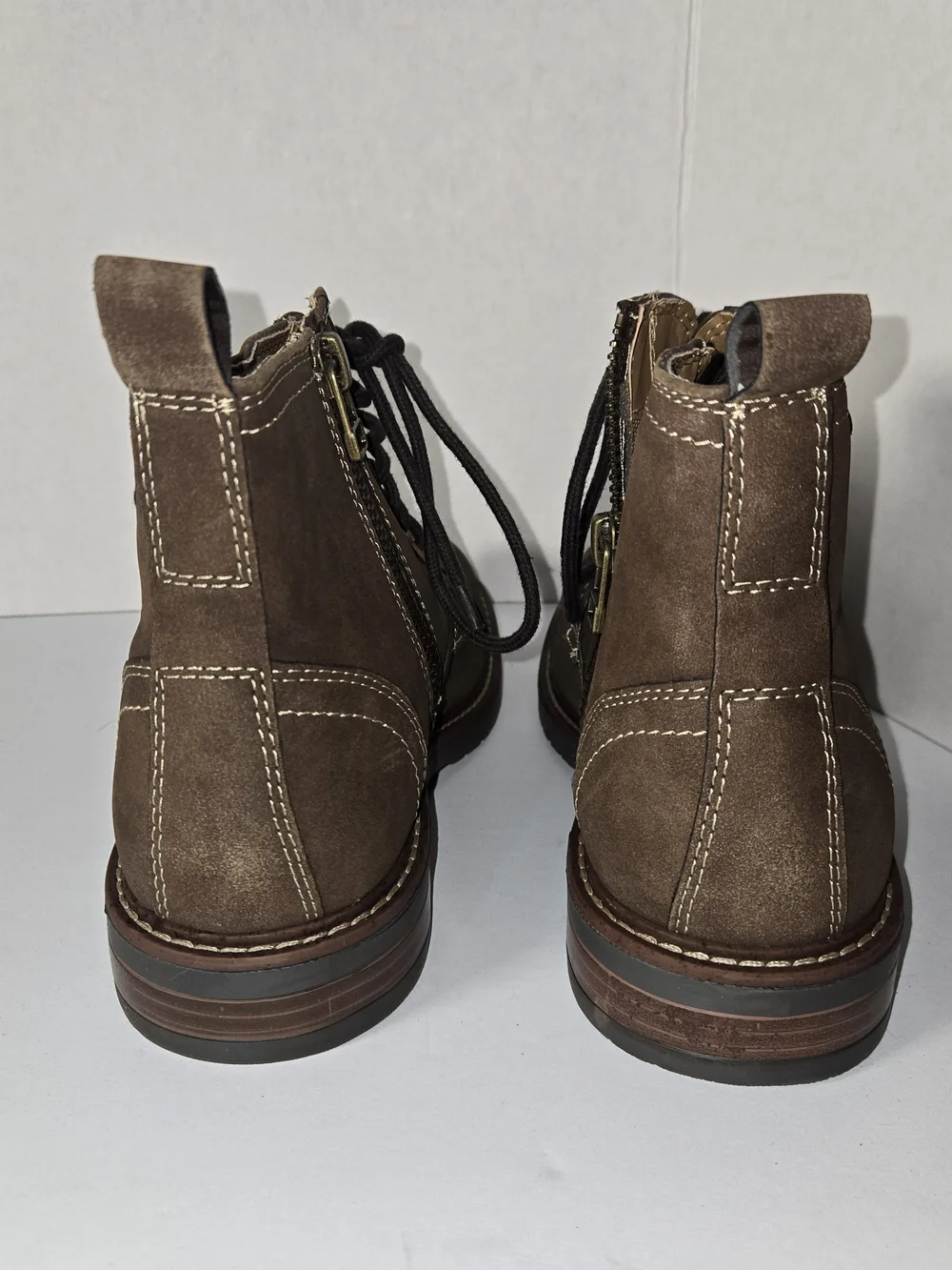 Dockers no box new