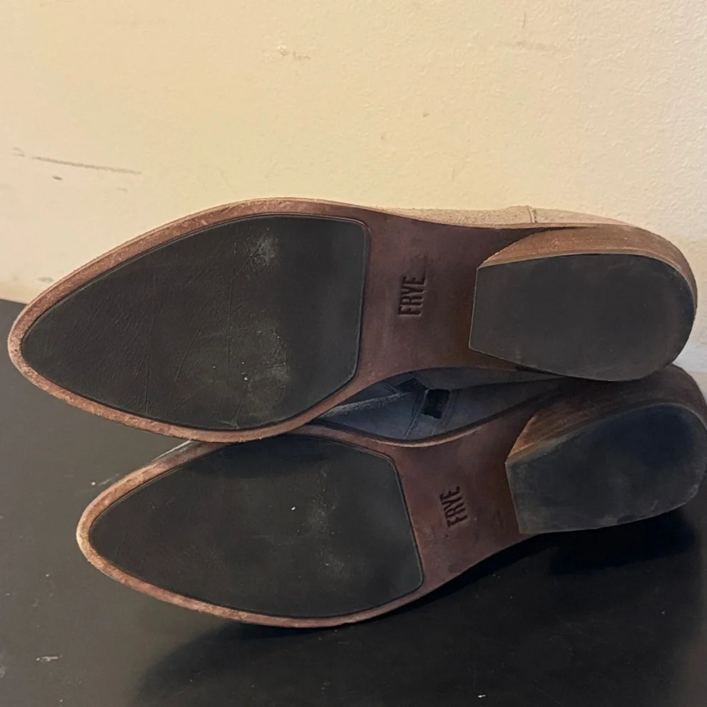 LIKE NEW Frye Taupe Suede Ankle Booties