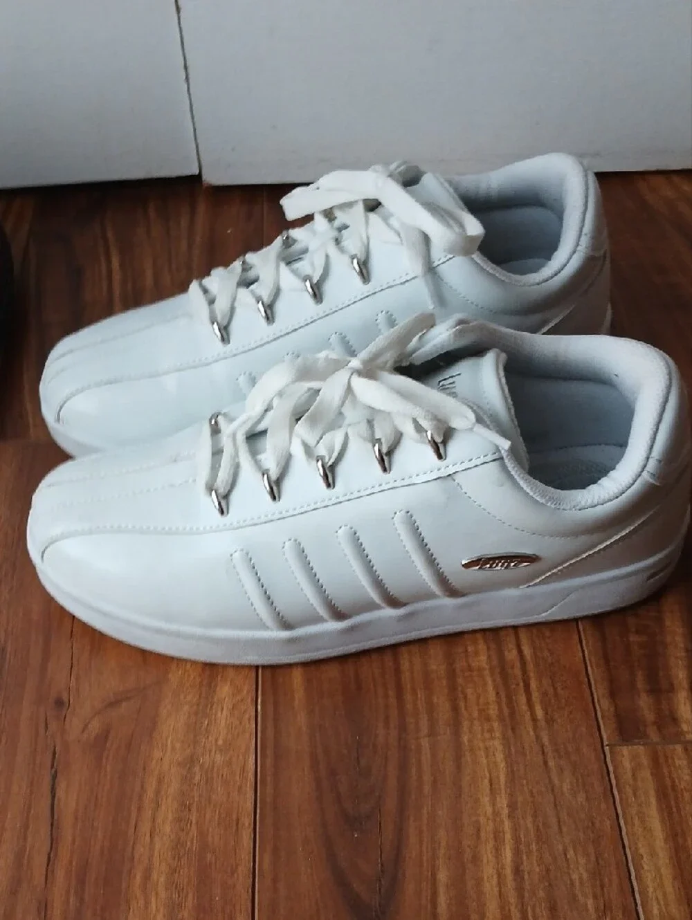 Mens 8.5  Lugz White  Low-Top Sneakers