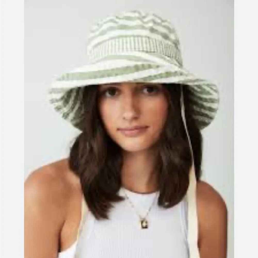 Cotton On Sasha wide brim sun hat blue and white