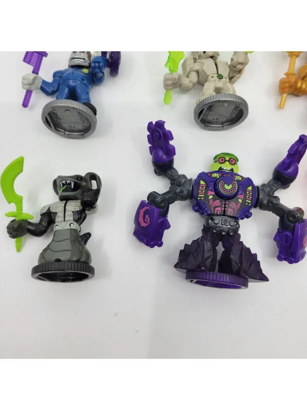 Legends of Akedo Lot of 11 Mini Battle Figures & Controller - Moose