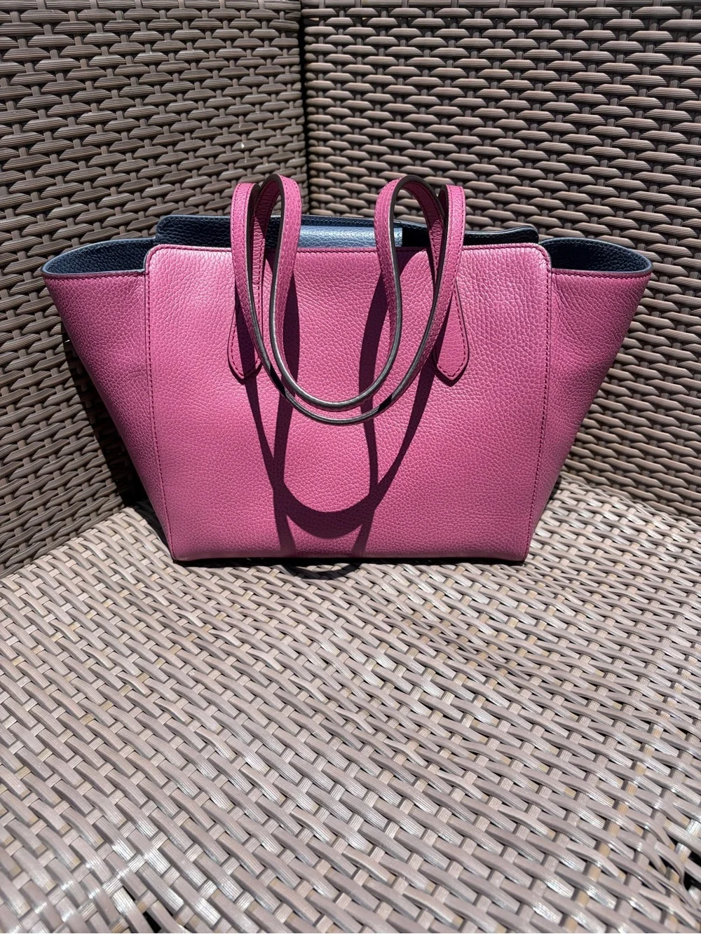 Gucci Leather Swing Tote Medium
