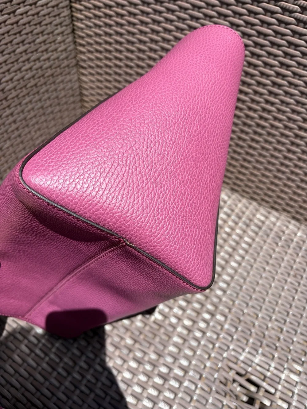 Gucci Leather Swing Tote Medium