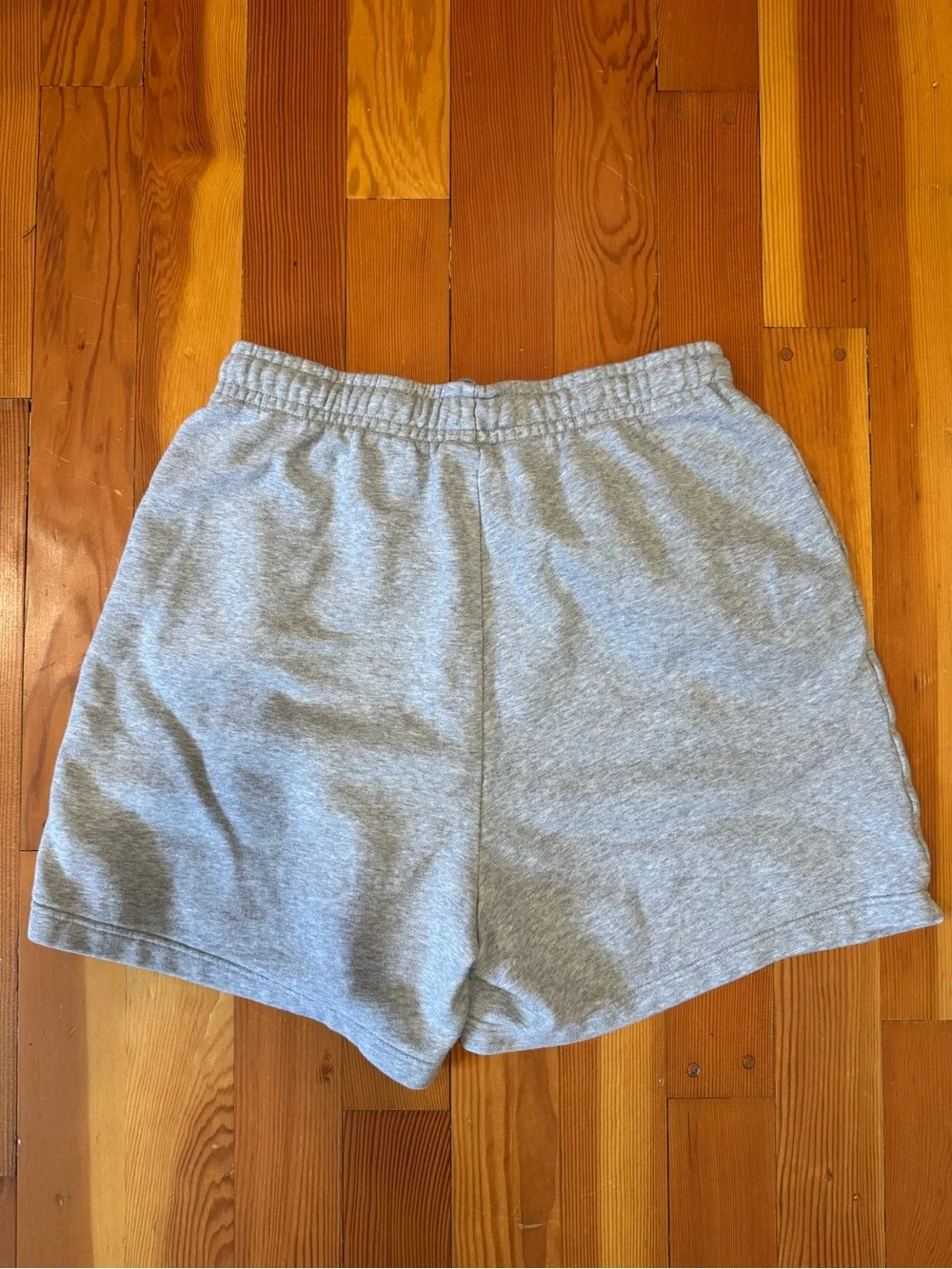 Nike Sportswear Essential High-Rise Fleece Shorts - Heather Gray - Medium