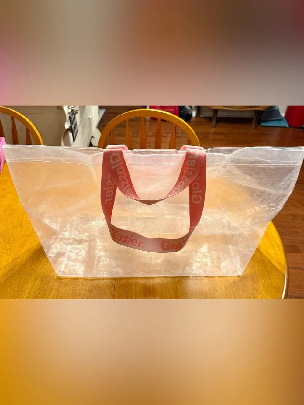 Glossier new errand
