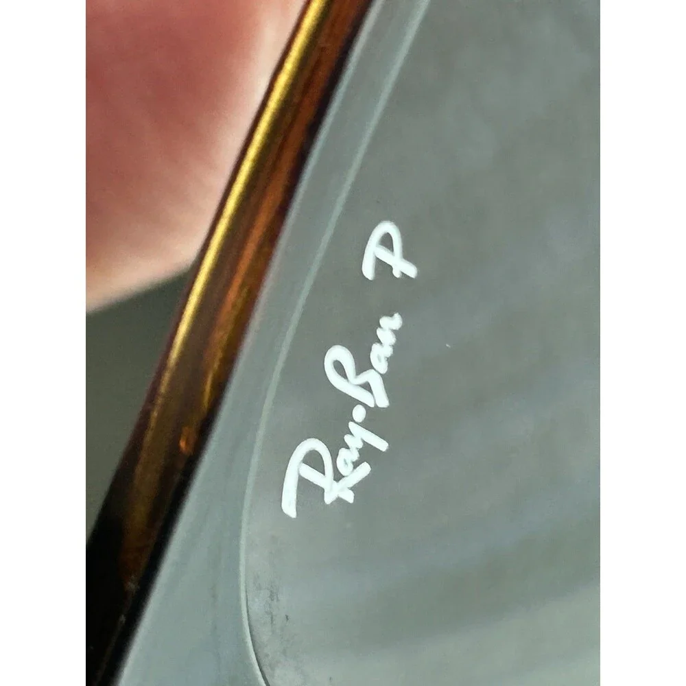 Ray-Ban no scratches
