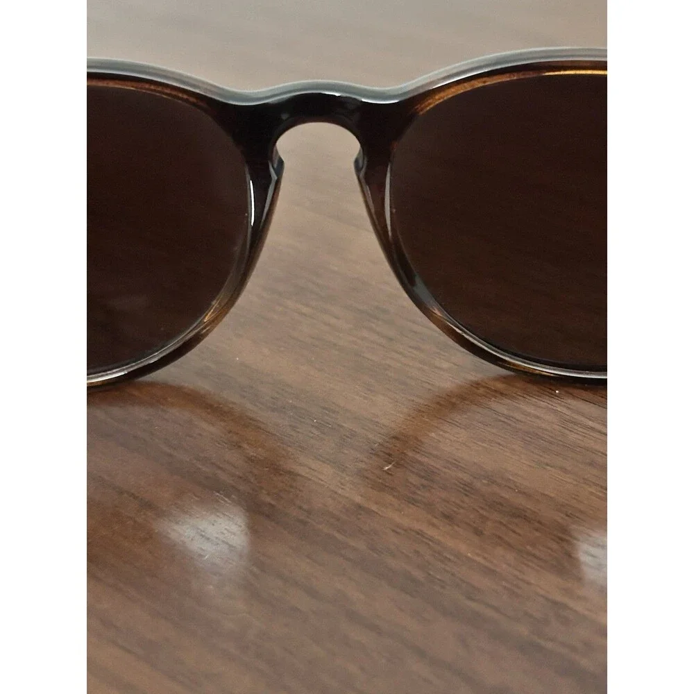 Ray-Ban no scratches