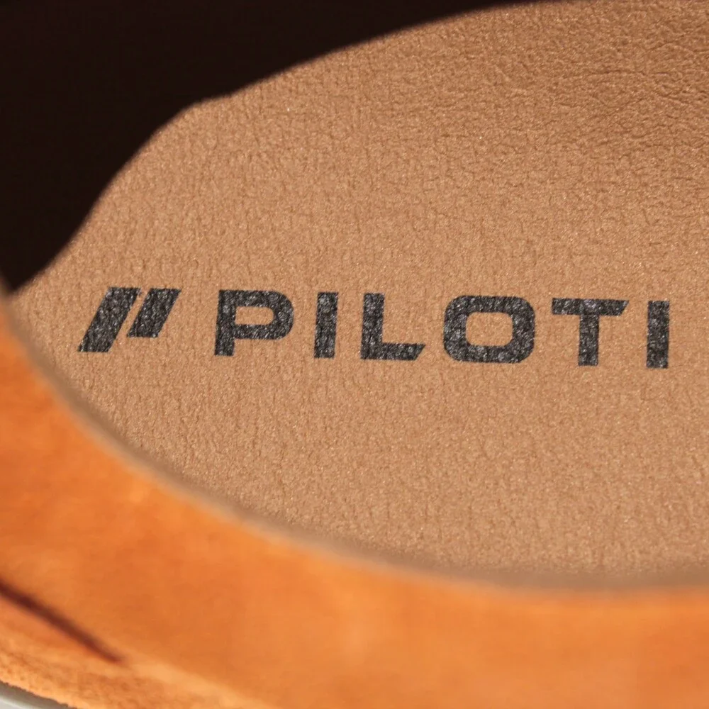 Piloti NWB Shift Lace Up Driving Sneakers Size 13 US in Orange Suede