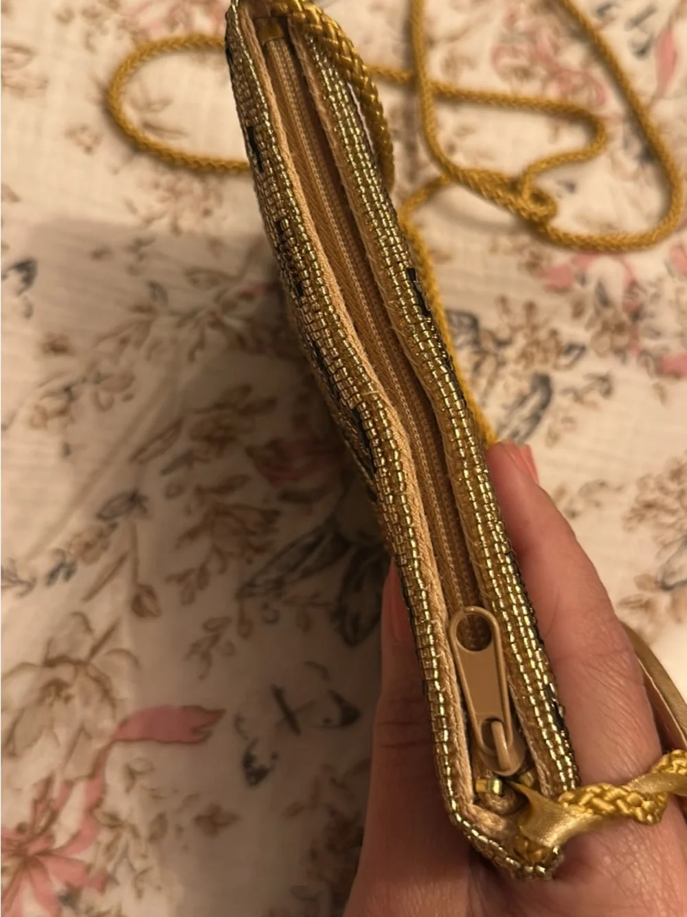 N/A stylish gold