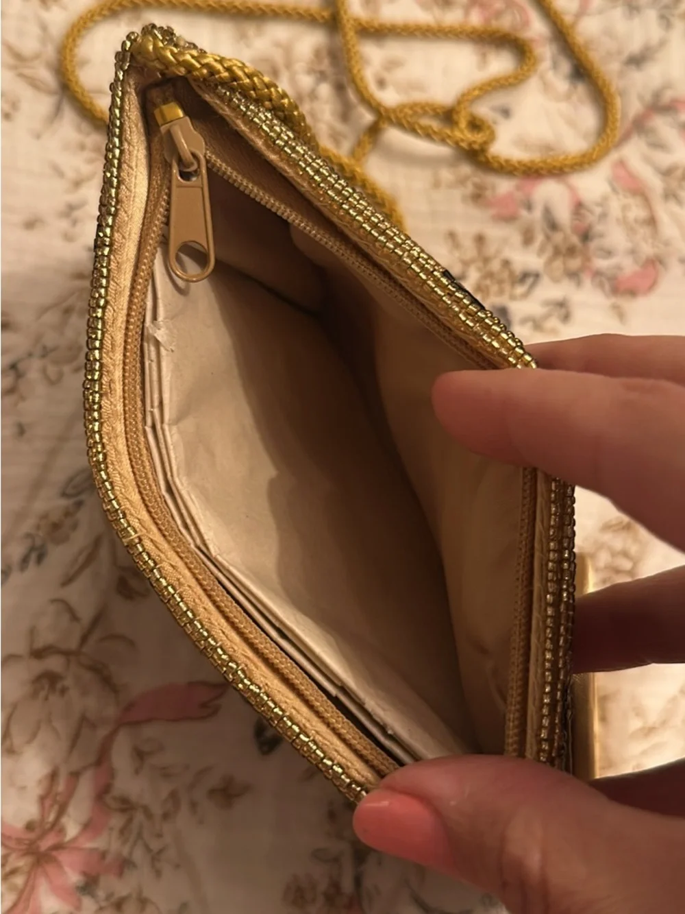 N/A stylish gold