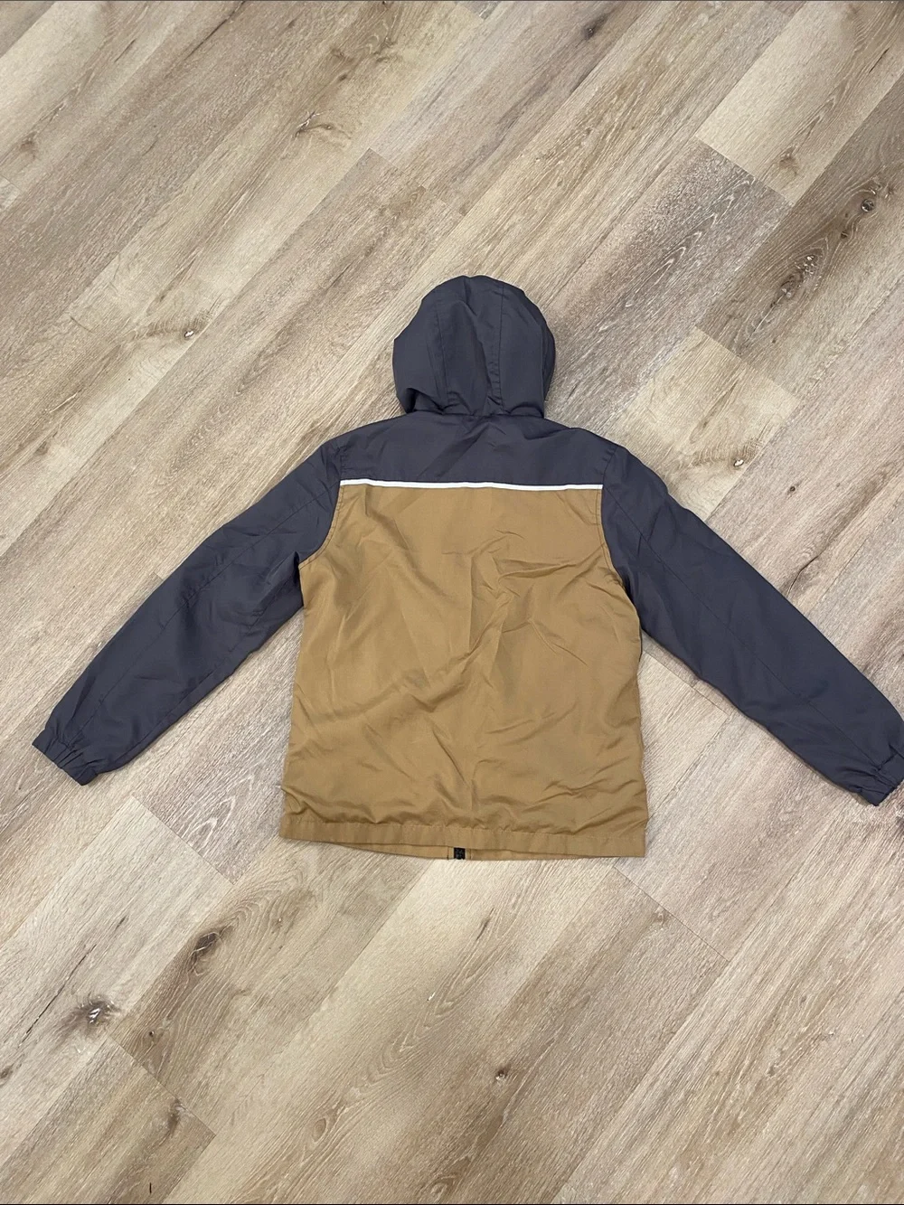Distortion lightweight reflective front