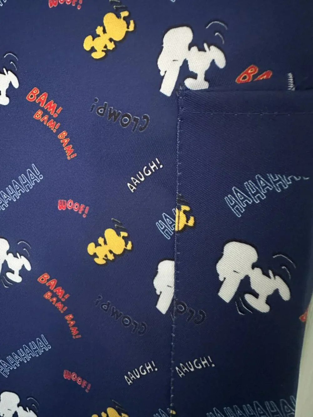 Brand New Peanuts Snoopy Nylon Apron with Pockets