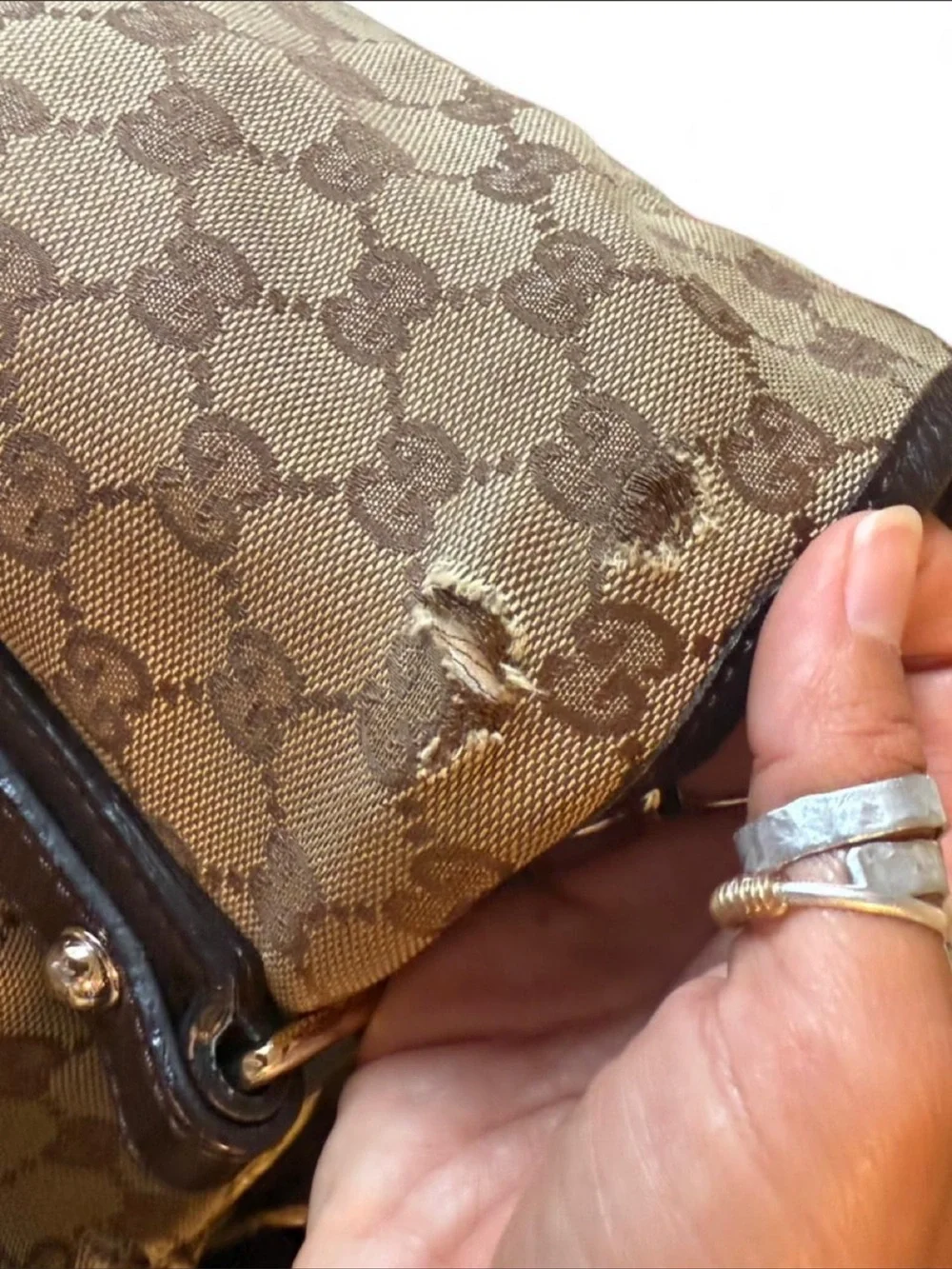 Gucci beige gg
