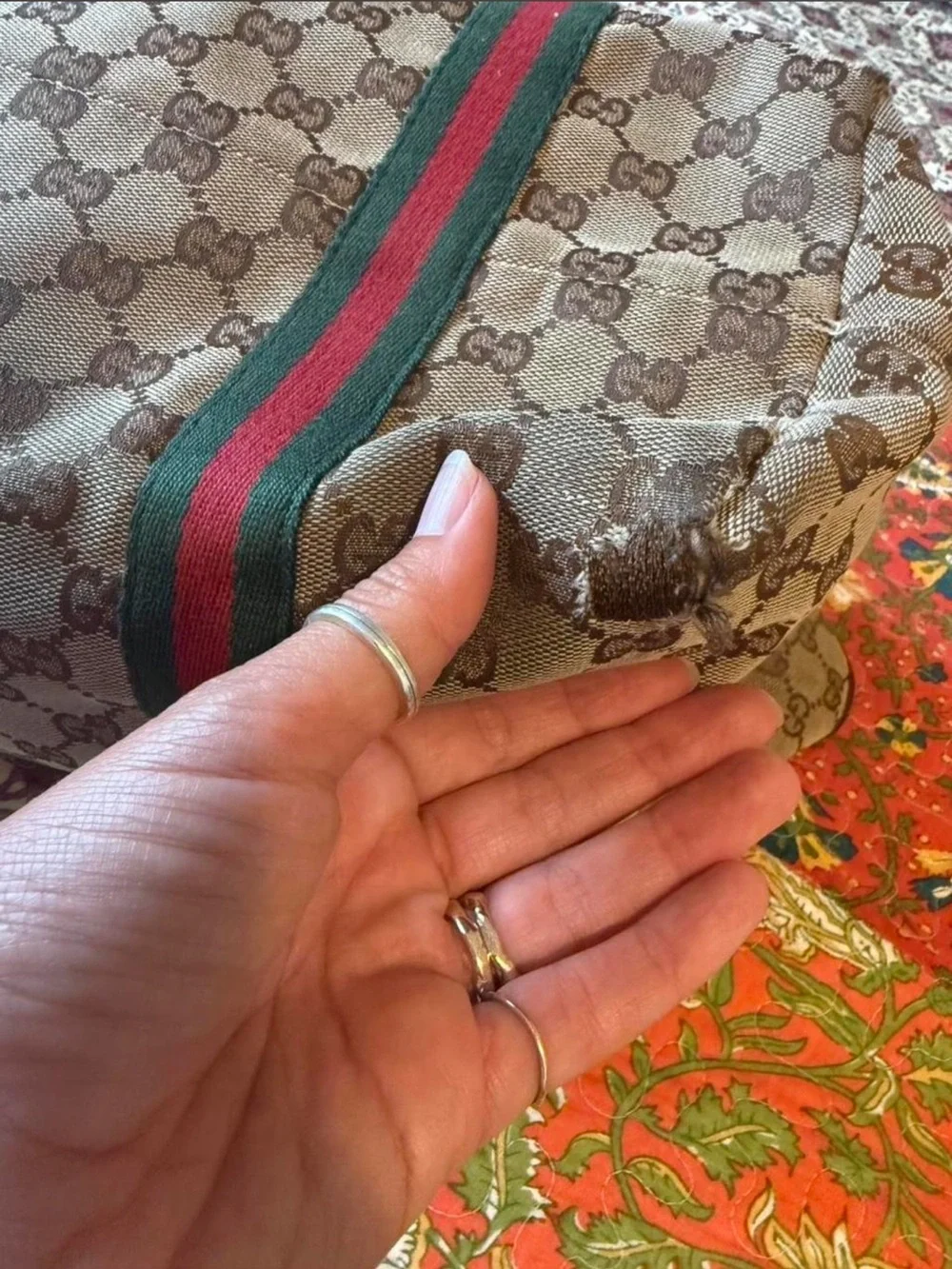 Gucci beige gg