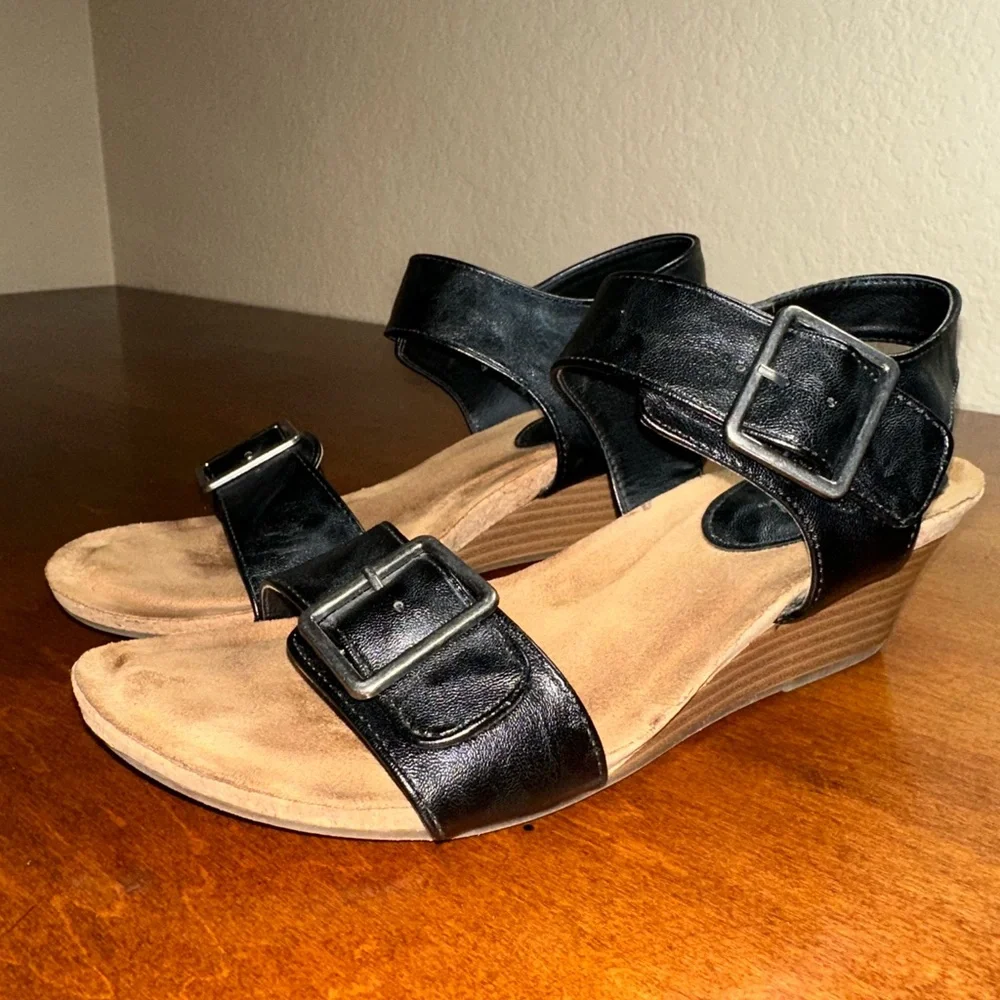 Eurosoft by Sofft Women's, Varissa Low Wedge Sandal Black 9 M