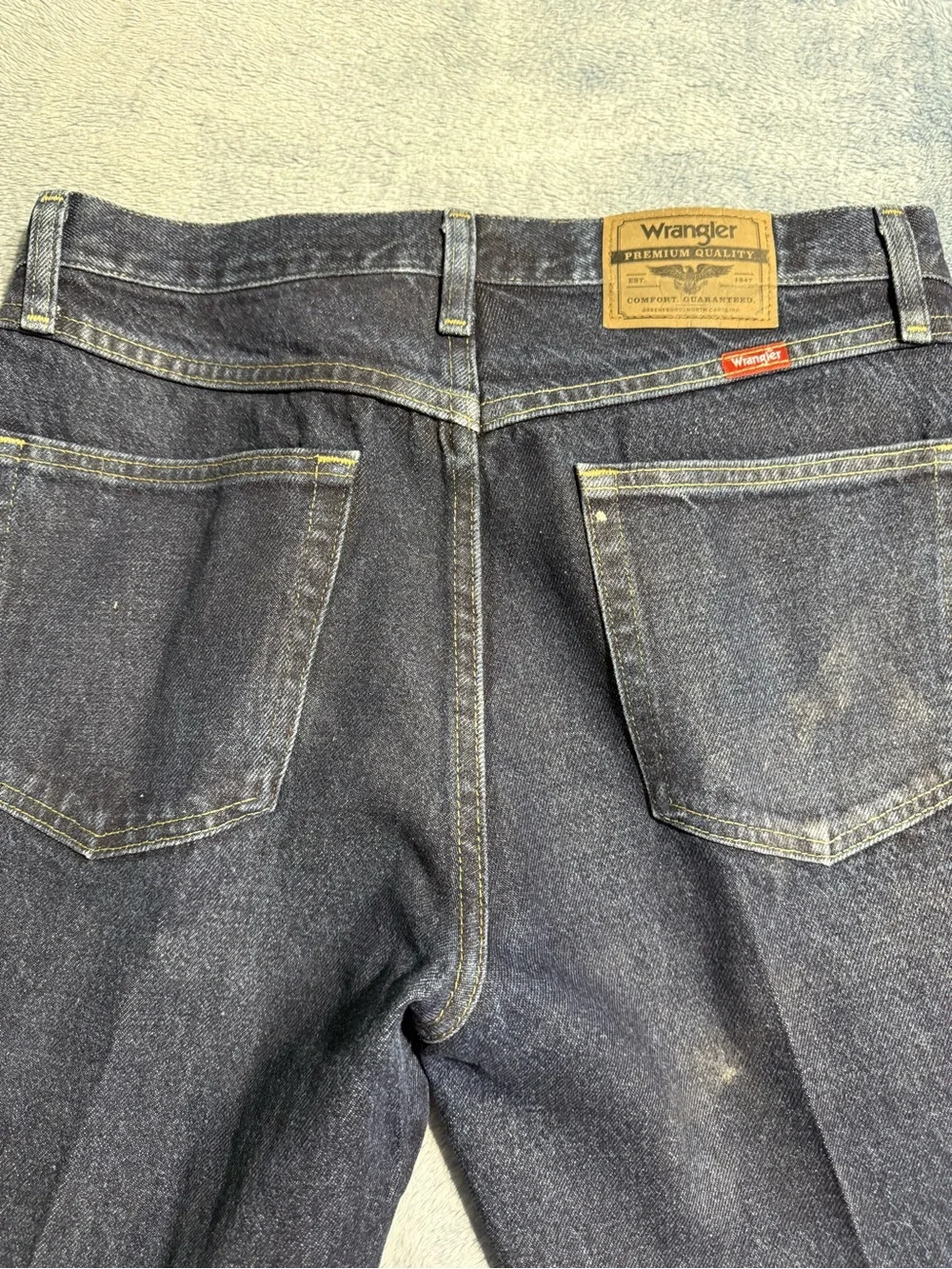 Wrangler Men's Dark Blue Relaxed Fit Jeans