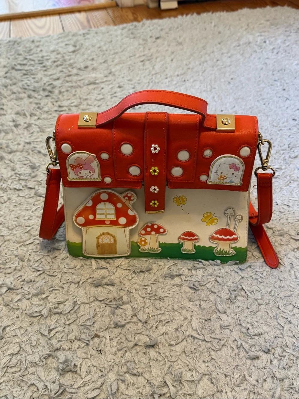N/A charming red