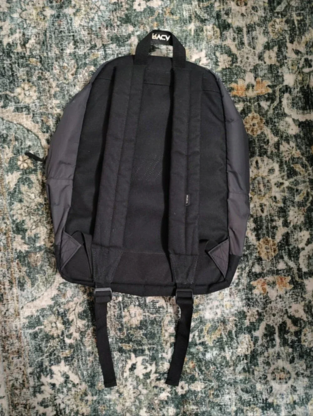 RVCA sleek functional