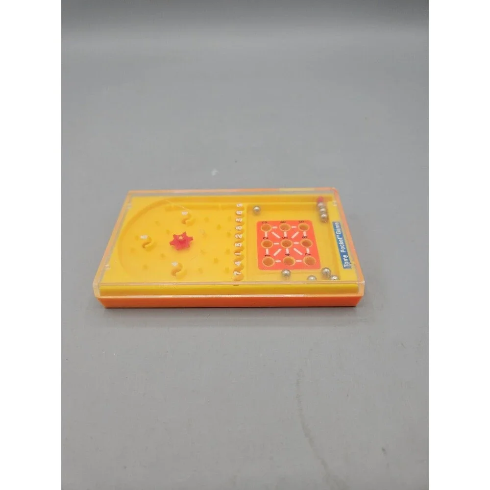 1975 TOMY POCKET GAME, TIC-TAC-SCORE - Fun Toy