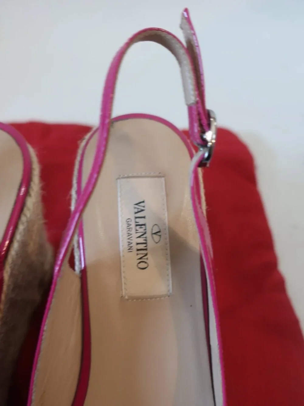 Authentic Valentino Garavani Fuchsia Patent Leather Bow Espadrille Wedge 38 US/8