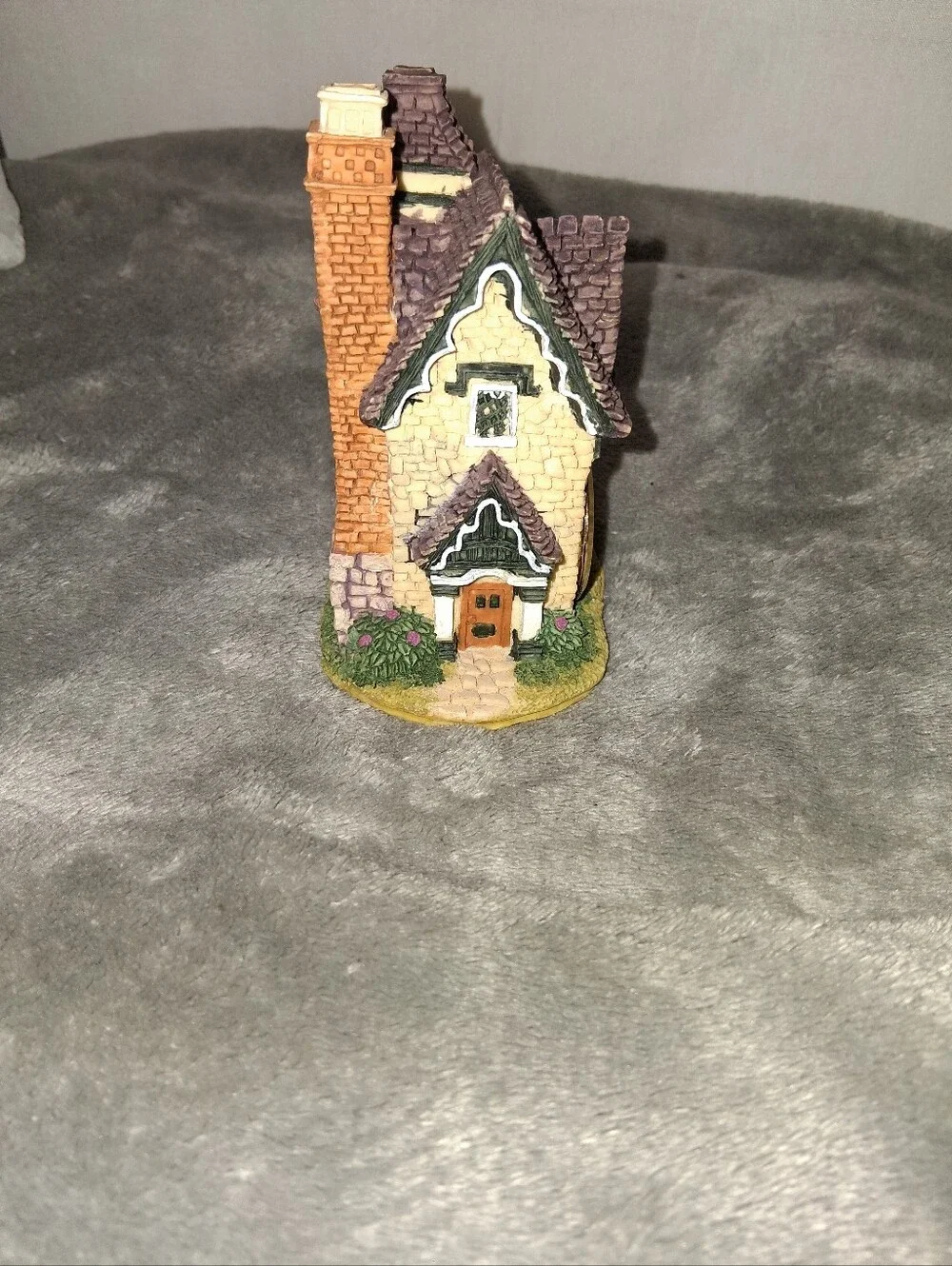 Teaberry Village charming yellow original