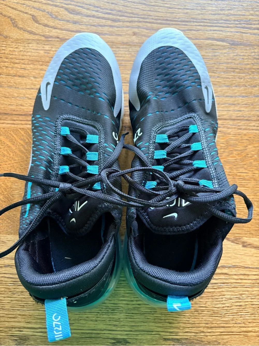 Nike shows picture size