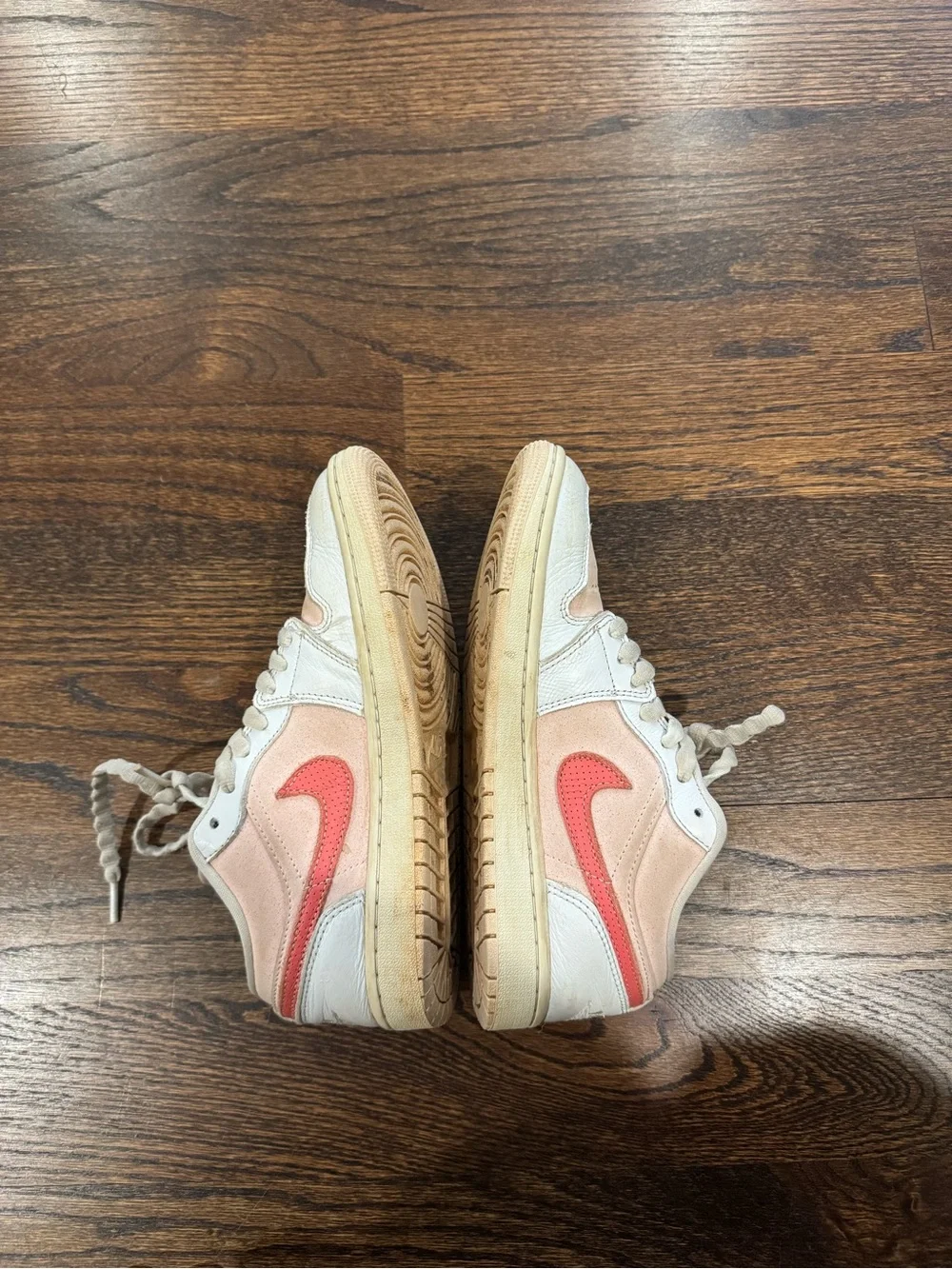 Nike be white