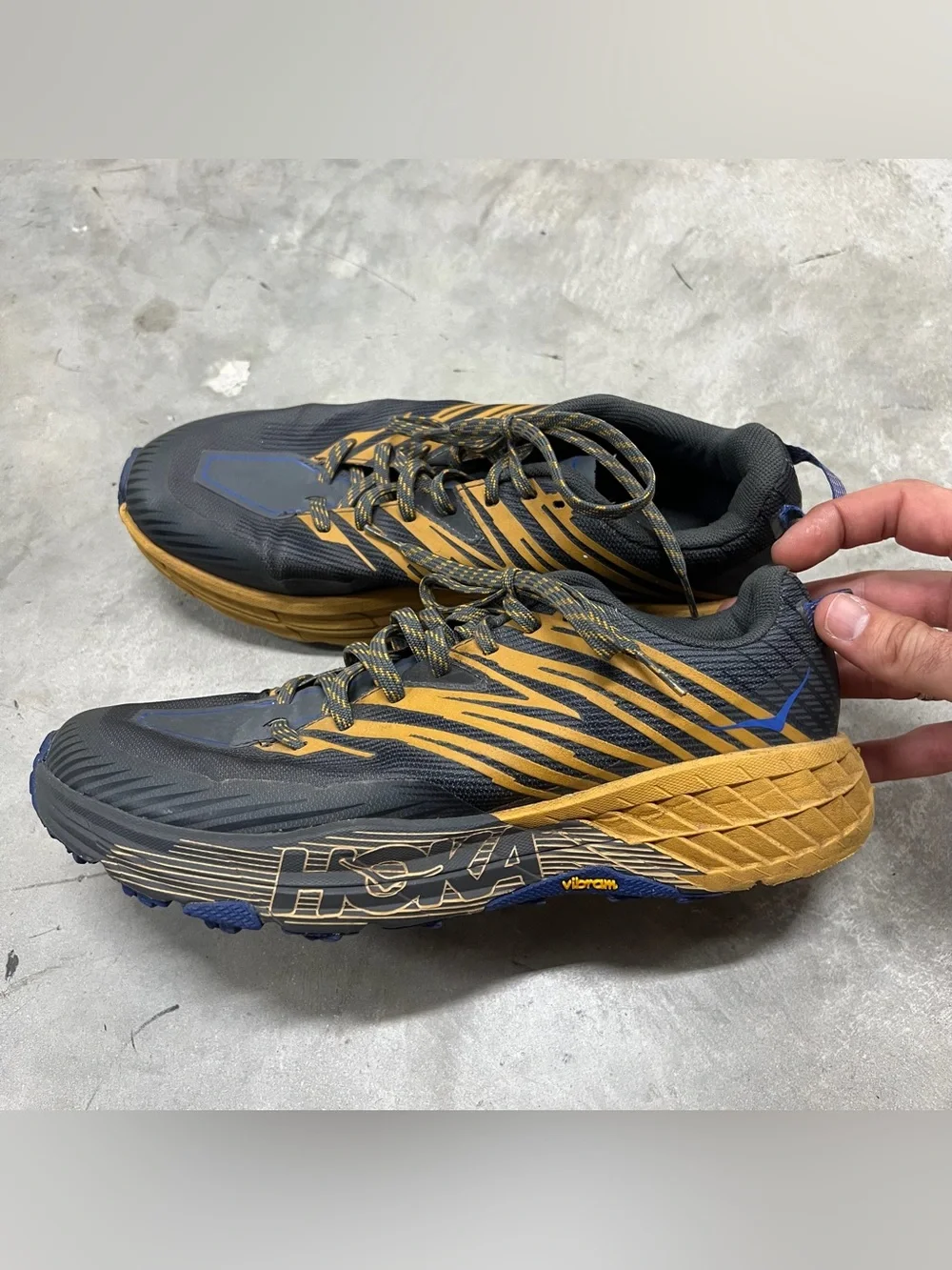 Hoka One One Speedgoat 4 Mens Running Shoes Size 10 Sneakers Golden Yellow