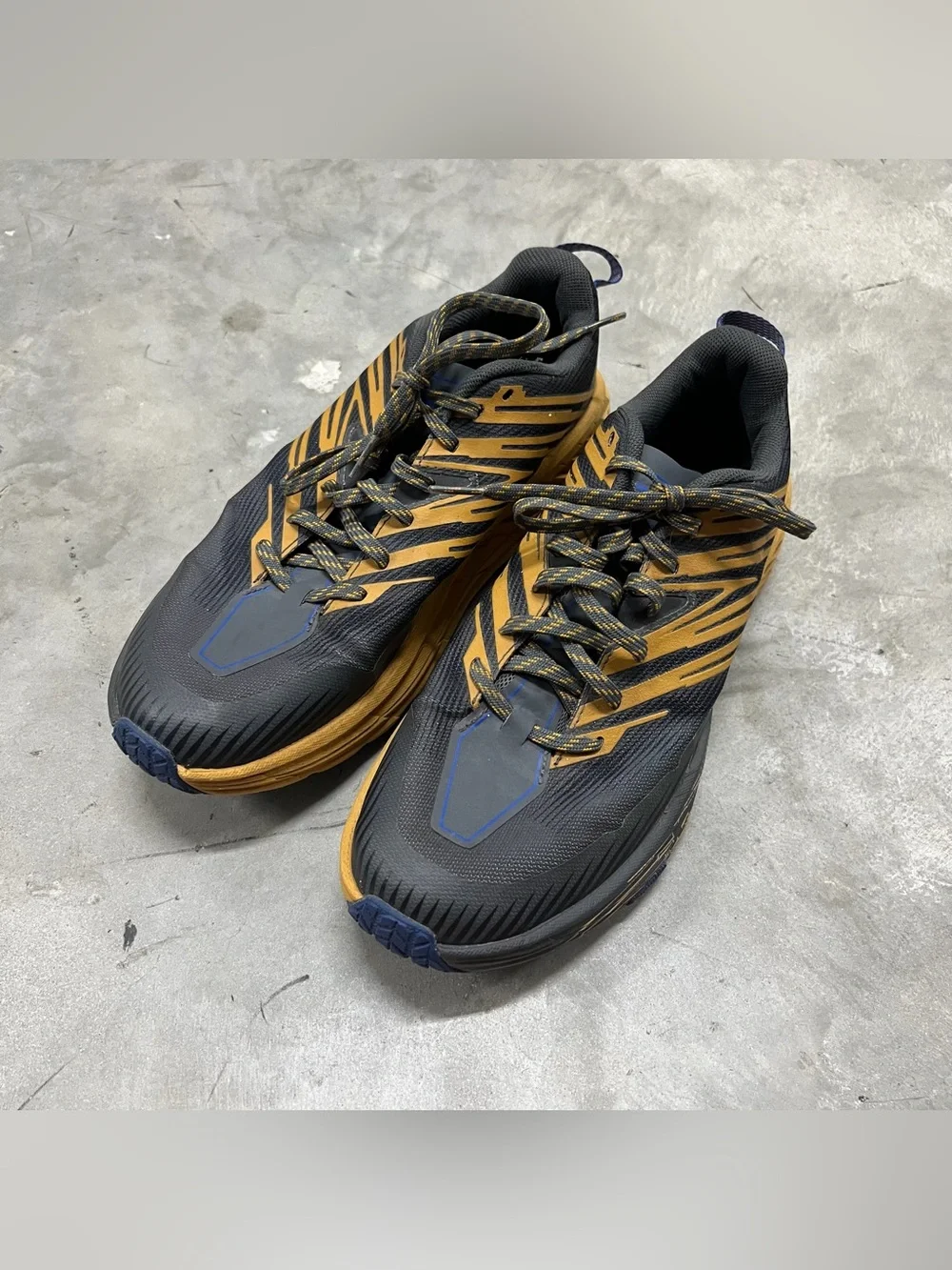 Hoka One One Speedgoat 4 Mens Running Shoes Size 10 Sneakers Golden Yellow