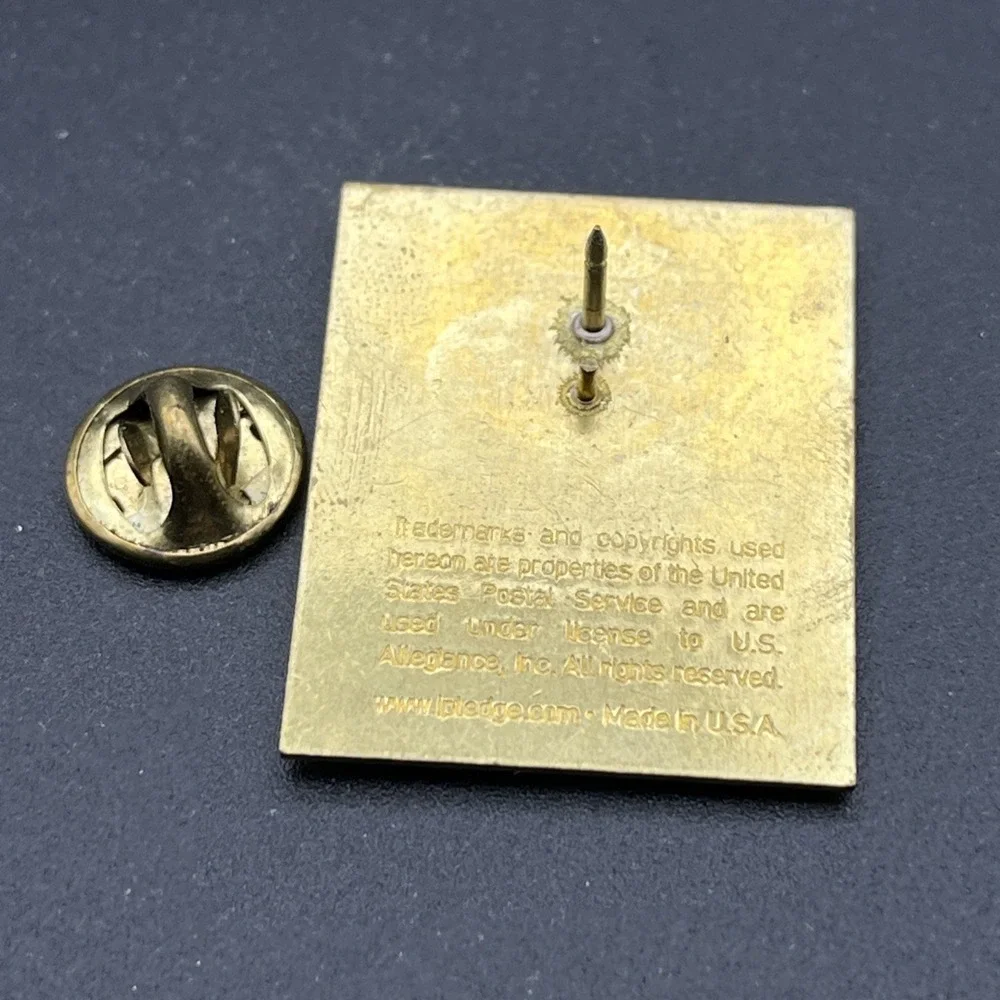 N/A has pin scratches