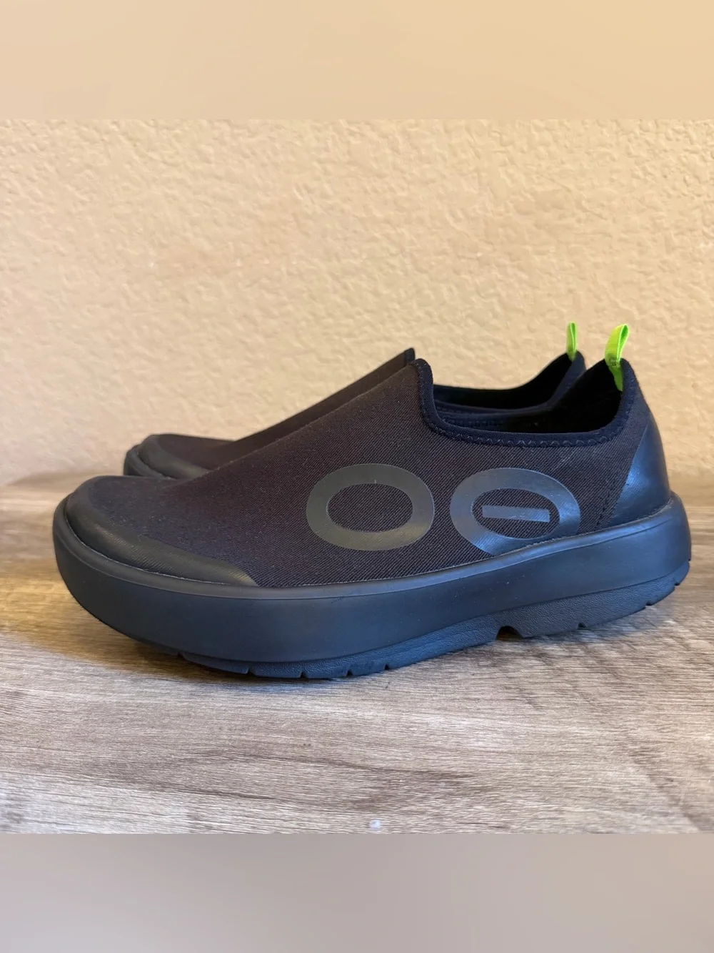 OOFOS OOmg Sport Recovery Shoes