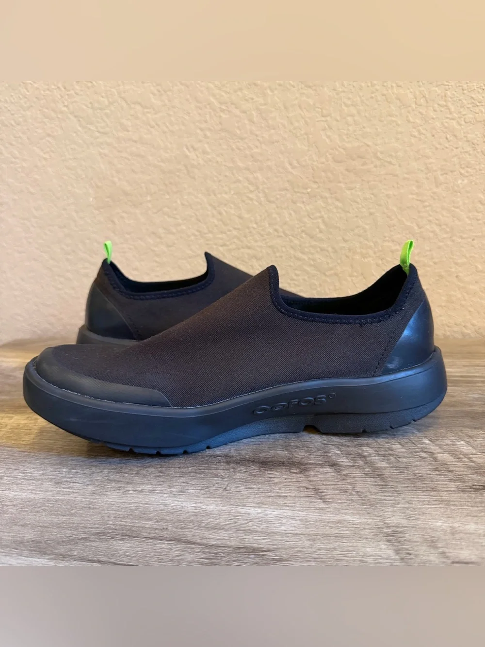 OOFOS OOmg Sport Recovery Shoes