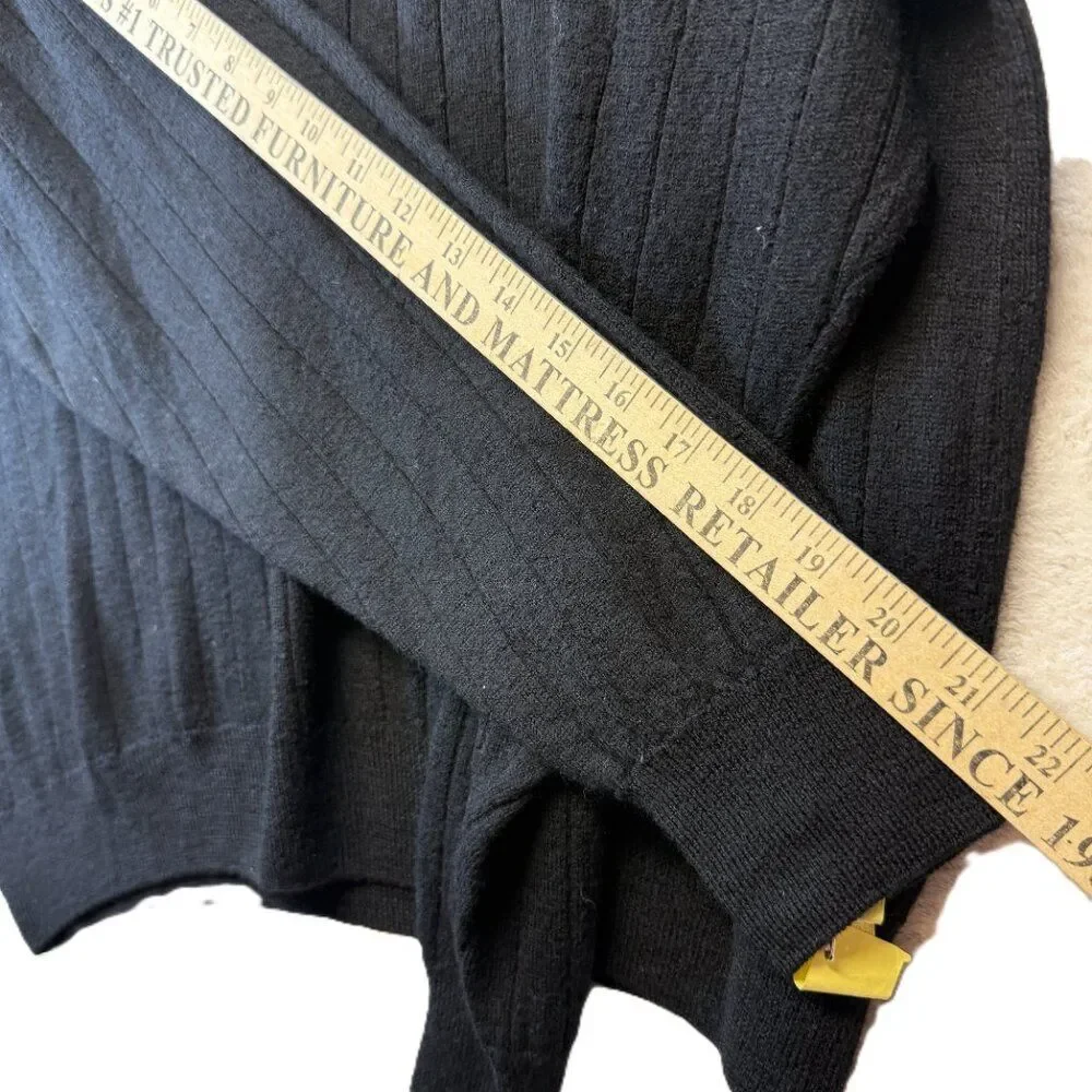 Methodé Extra Fine Merino Wool V-Neck Sweater Men’s Large Black Ribbed Knit