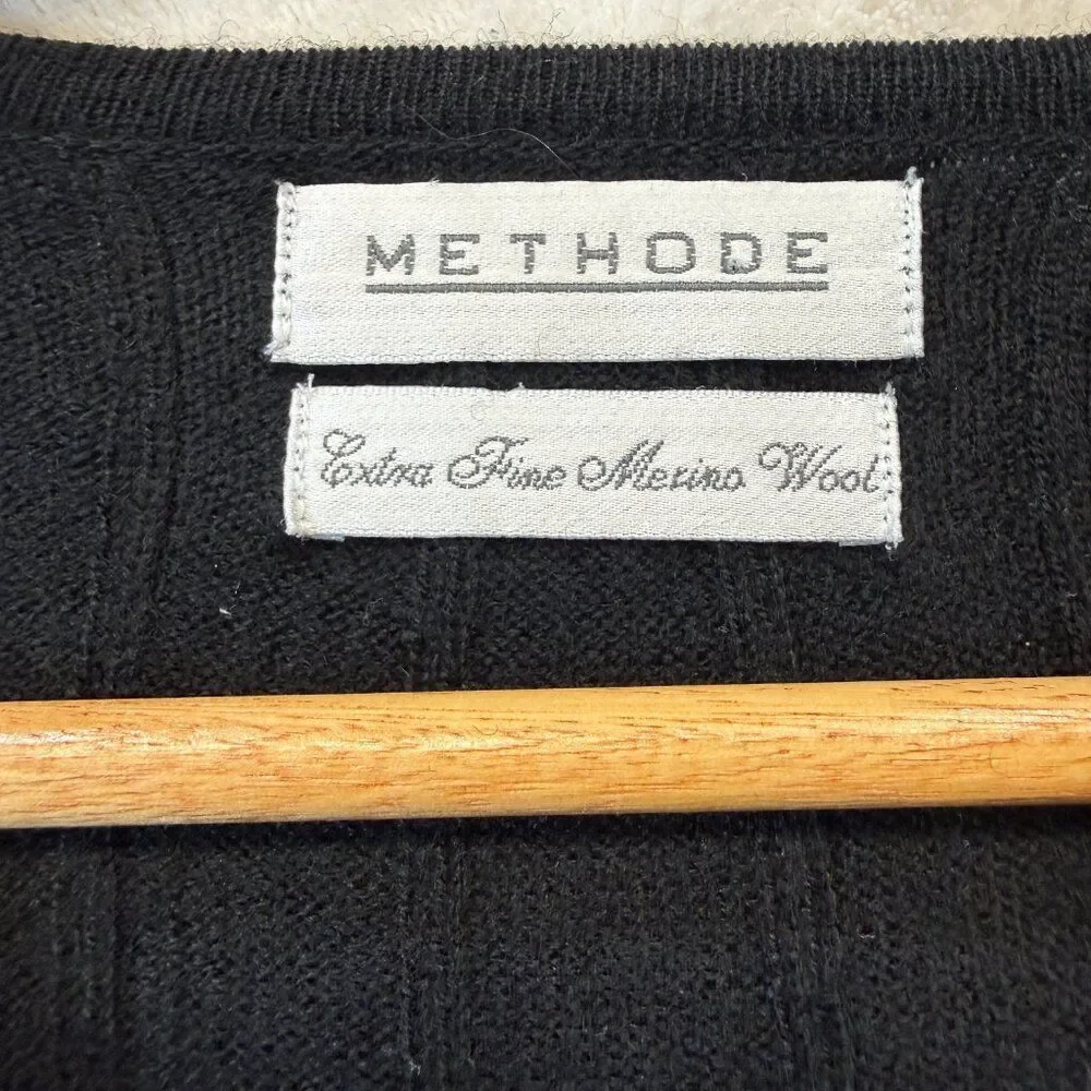 Methodé Extra Fine Merino Wool V-Neck Sweater Men’s Large Black Ribbed Knit