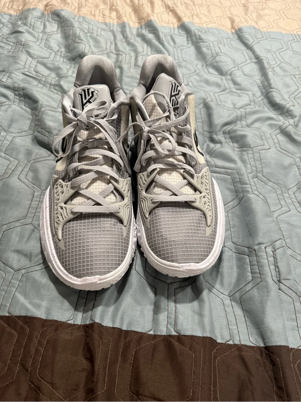 Nike Kyrie 4 Low Wolf Grey TB Promo Mens Size 15 DM5041-002