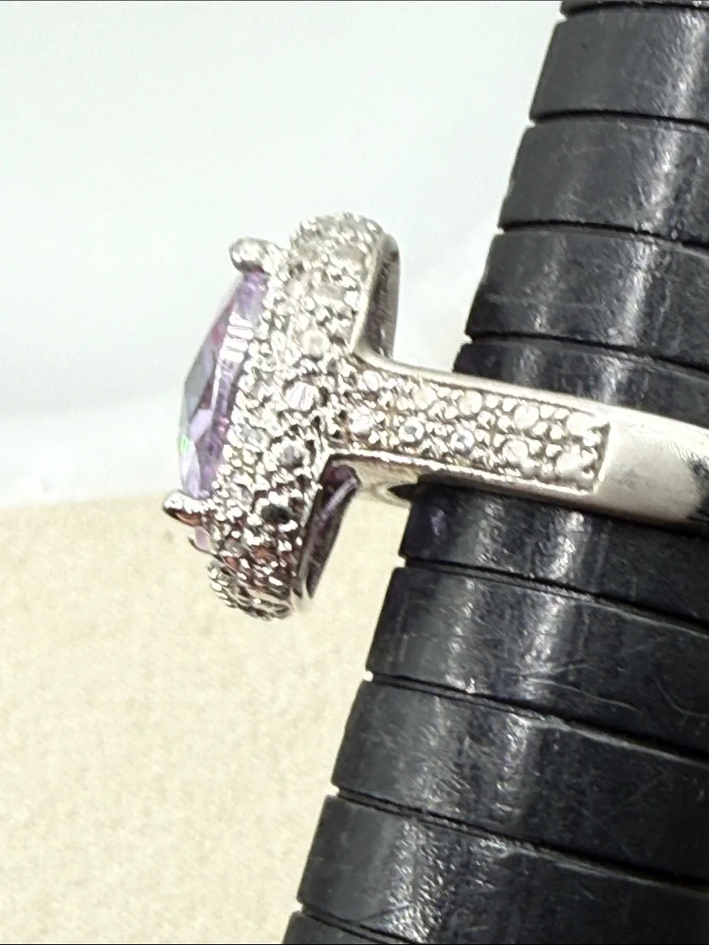 Vintage stunning rhodium plated Silvertone Ring Cushion Cut faceted lilac glass