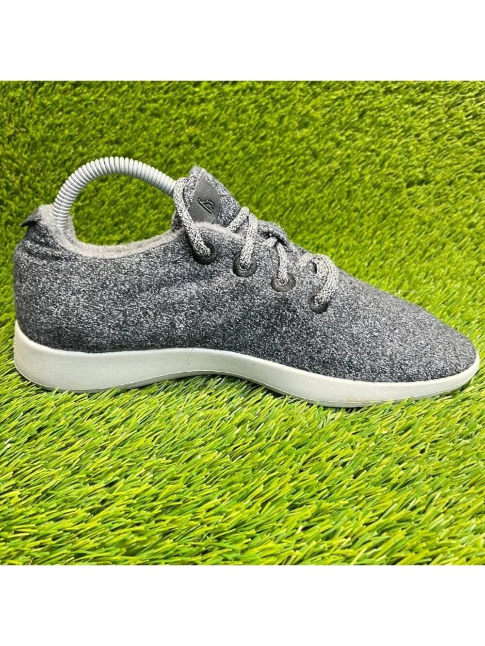 Allbirds Wool Runners Mens Size 9 Gray White Running Walking Shoes Sneakers